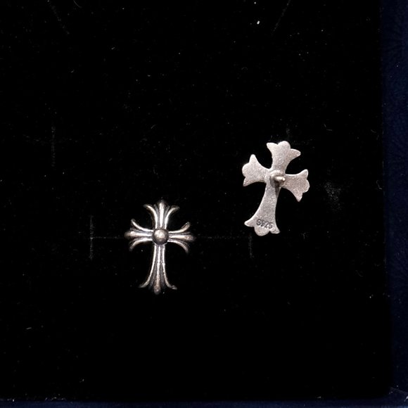 *Sold* Chrome Hearts Maltese cross stud earring - Picture 1 of 4